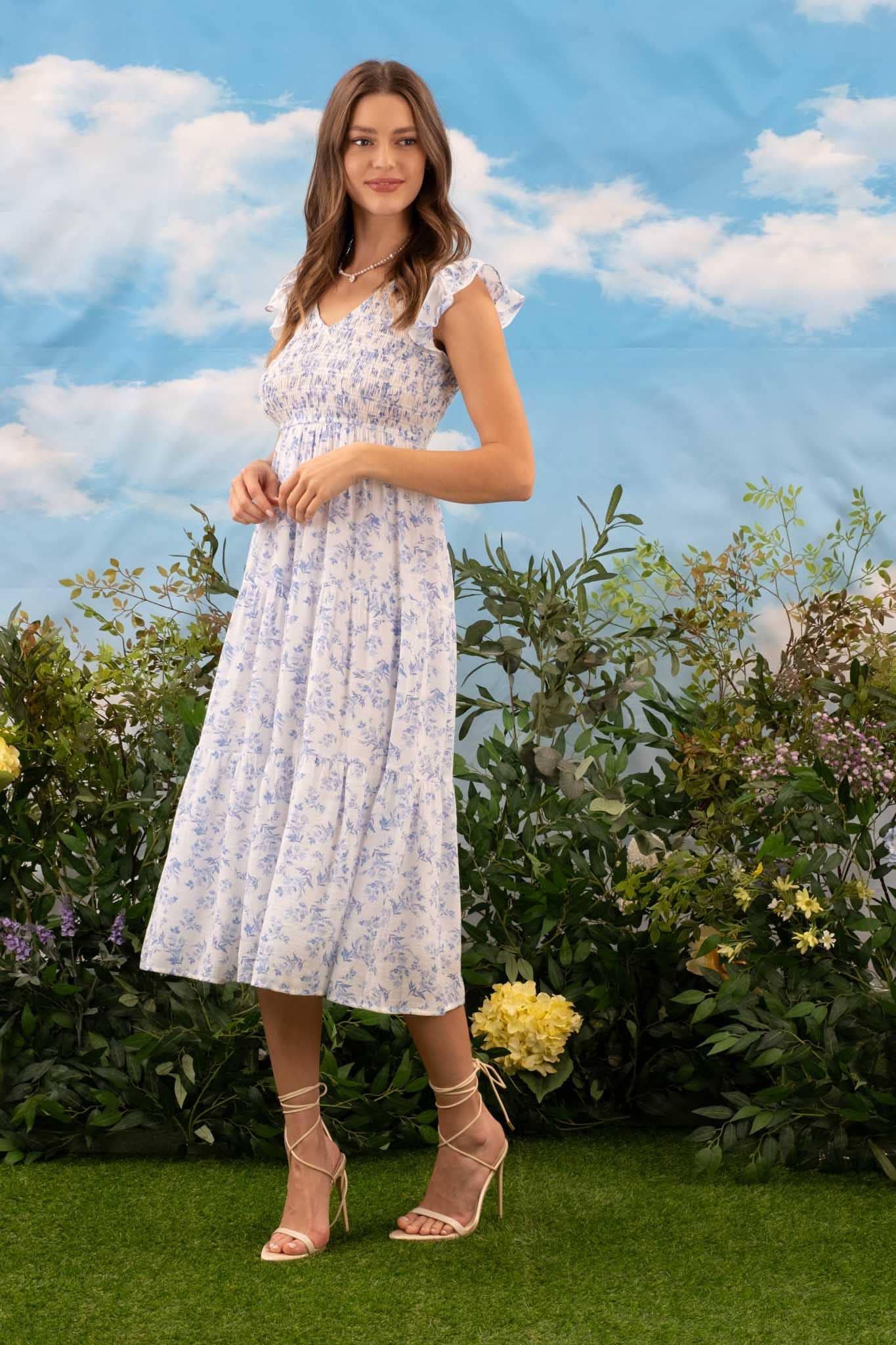 FLORAL V NECK SMOCKED SHORT SLEEVE MIDI DRESS
