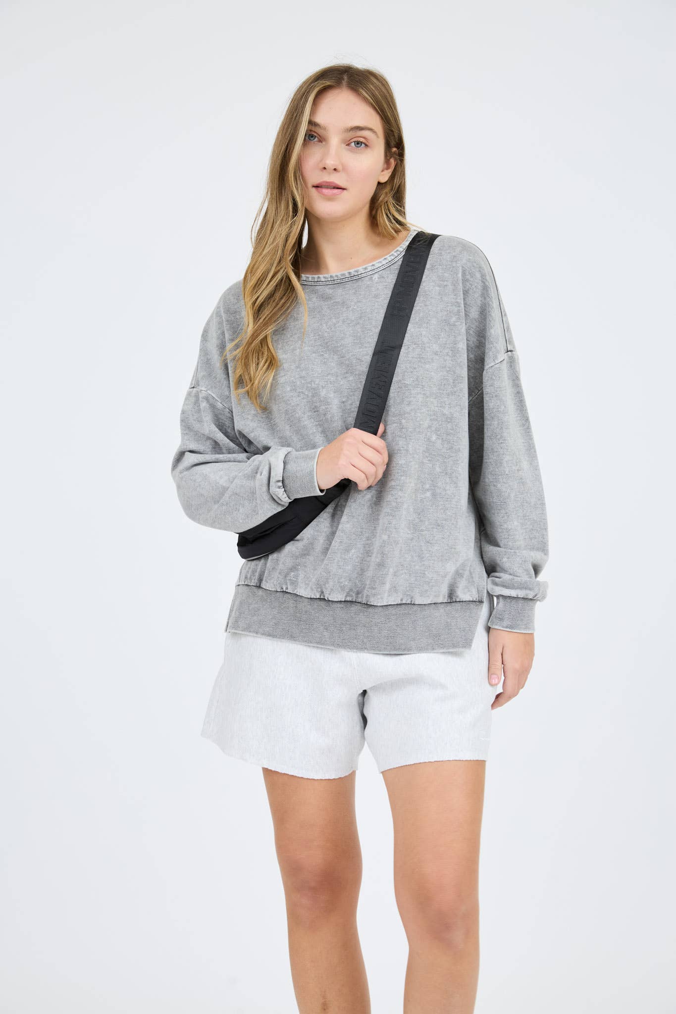 WASHED CREWNECK LONG SLEEVE KNIT TOP
