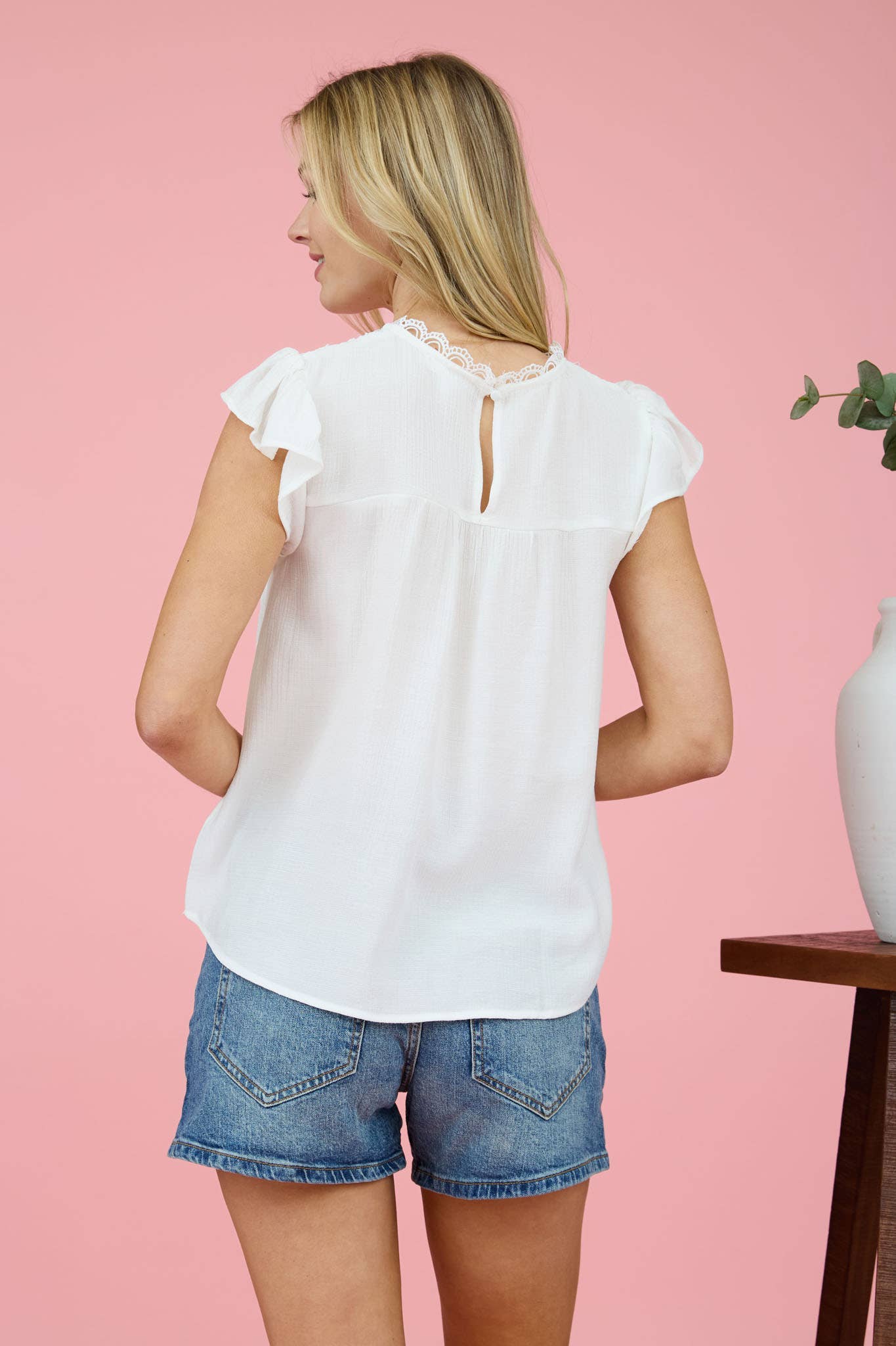 LACE PANEL SHORT RUFFLE SLEEVE BLOUSE
