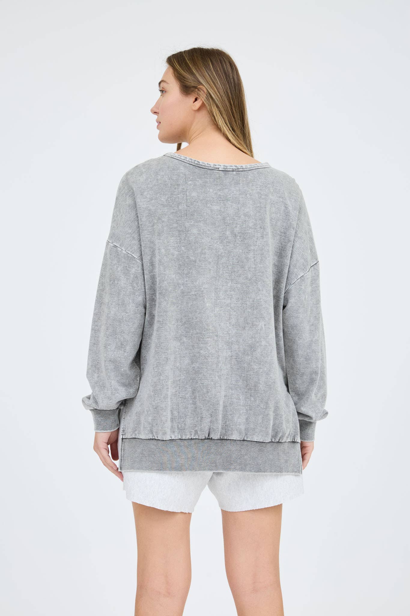 WASHED CREWNECK LONG SLEEVE KNIT TOP
