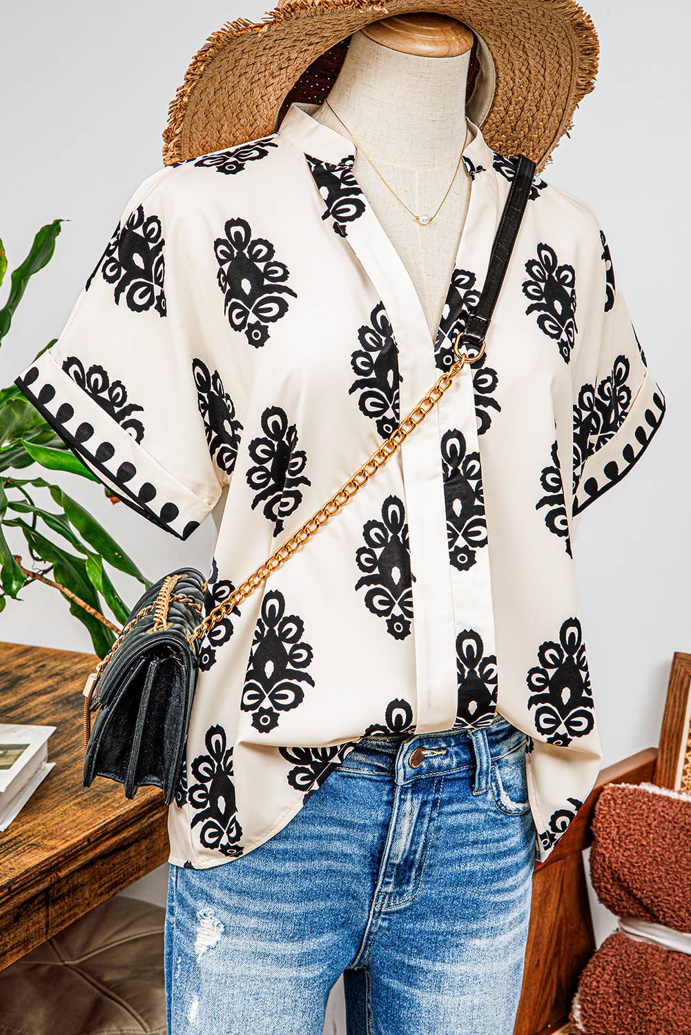Fashion-W Boho Geometric Print Short Sleeve V Neck Blouse