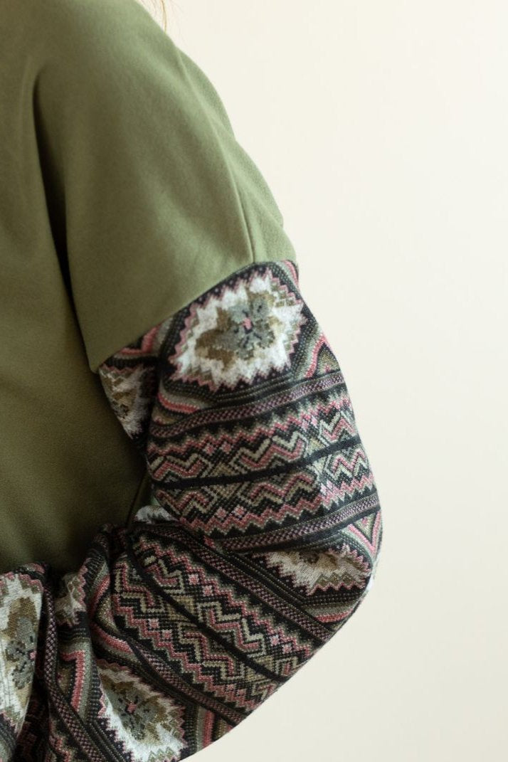 FLEECE TOP WITH AZTEC SLEEVES