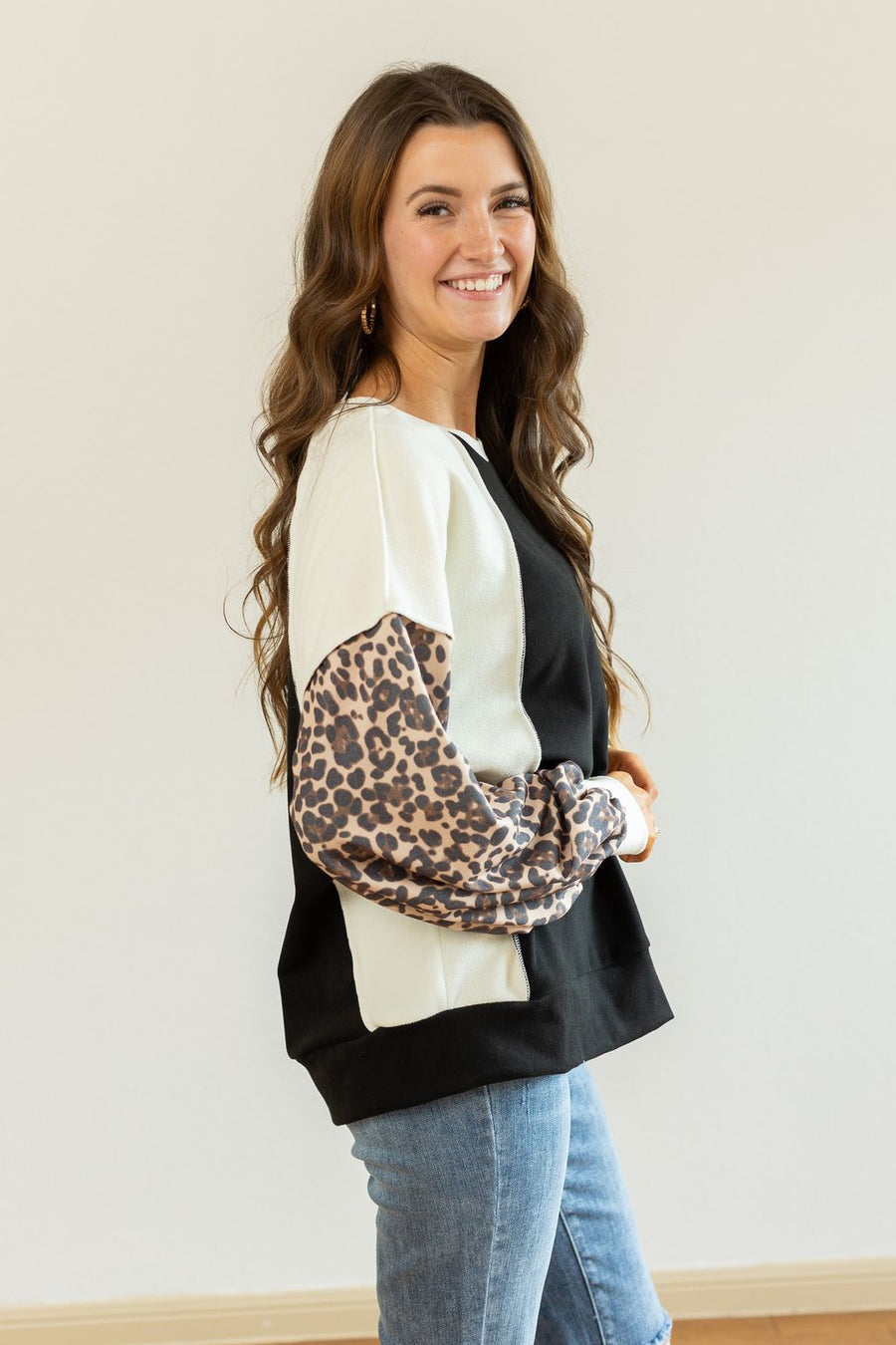FLEECE COLOR-BLOCKED SWEATSHIRT