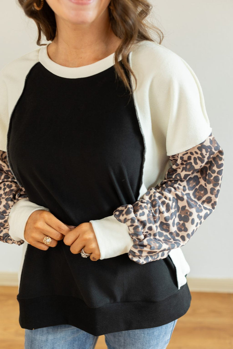 FLEECE COLOR-BLOCKED SWEATSHIRT